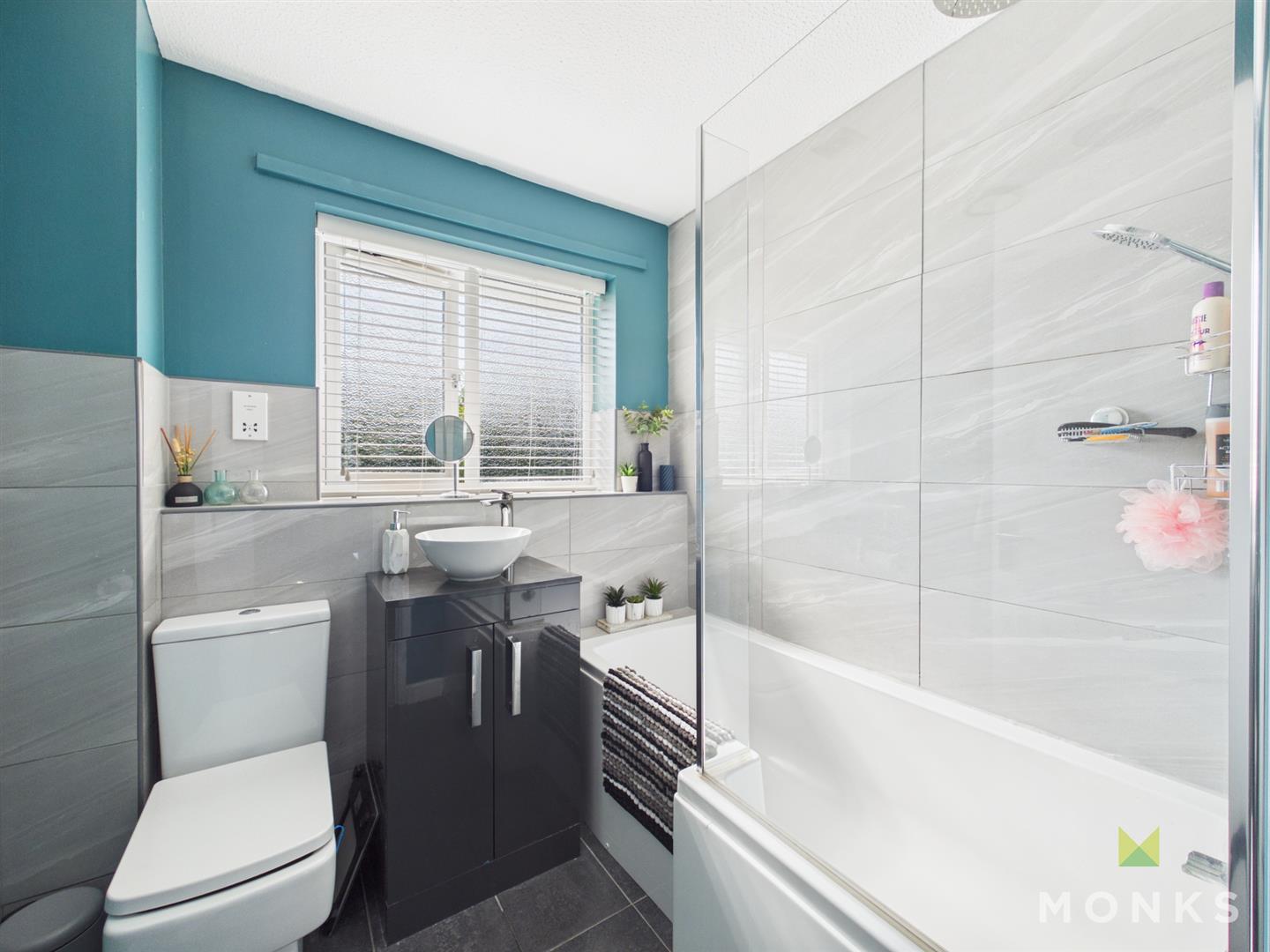 11 Meadow Way, Oswestry, SY11 3LY For Sale